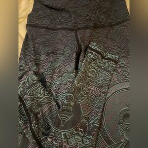 RARE and Discontinued Niyama Sol Green Buddha Leggings XS